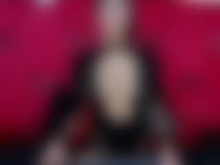 Live cam show with Rosse - Striptease on Camsoda