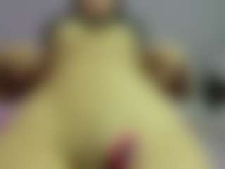 Live cam show with Rosse - Small Tits on Camsoda
