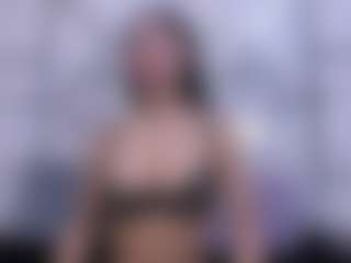 Live cam show with Rosse - Skinny on Camming Site