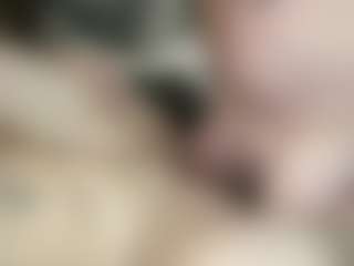 Live cam show with 1sweetLips6969 - Mobile MILF on SxyPornLive
