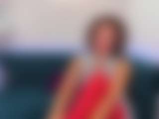 Live cam show with KiraSteel - Average on Instabang