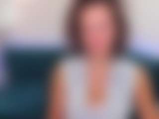Live cam show with KiraSteel - Brown Hair MILF on ObeyMaria