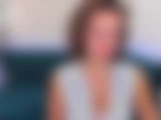 Live cam show with KiraSteel - Brown Hair MILF on Camsoda.co