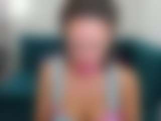 Live cam show with KiraSteel - Brown Hair MILF on iamadamtest123.com