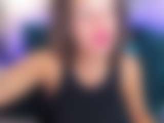 KiraSteel MILF webcam performer live streaming