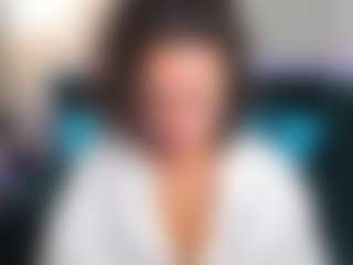 Live-Cam-Show mit KiraSteel - Control auf Camsoda