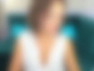 Live cam show with KiraSteel - Brown Hair MILF on Camsoda