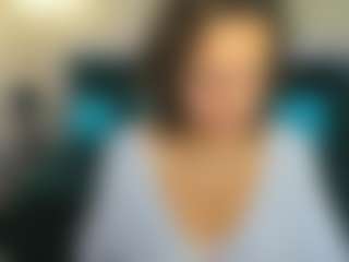 Live cam show with KiraSteel - Skinny MILF on sexylivex.com