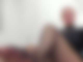 Live cam show with KiraSteel - Brown Hair Teen (18+) on xDating