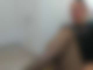Live cam show with KiraSteel - Athletic Teen (18+) on thefappeningchat.com