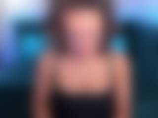 Live cam show with KiraSteel - Brown Hair on CamwithHer