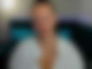 Live cam show with KiraSteel - Average on Uber Horny