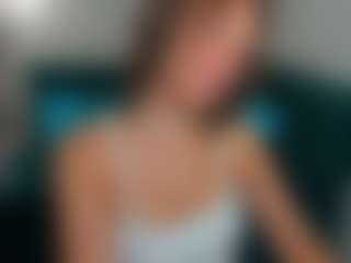 Live-camshow met KiraSteel - Brown Hair MILF op Camsoda