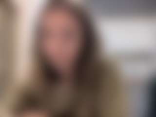 LouraBalzer's Live Sex Cam Show