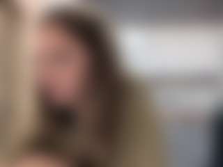 LouraBalzer's Live Sex Cam Show