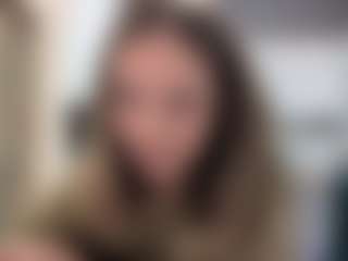 LouraBalzer's Live Sex Cam Show
