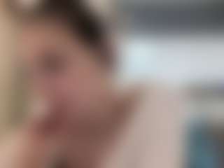 LouraBalzer's Live Sex Cam Show