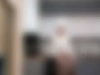 LouraBalzer's Live Sex Cam Show