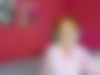 Live cam show with Maya-Mellisa - Smoking on CamwithHer