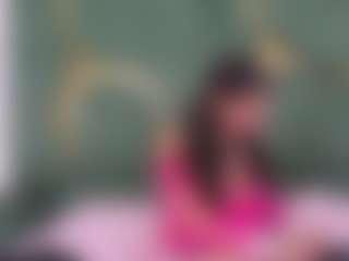 Live cam show with RoxanneBloom - Double Penetration on Chatstar