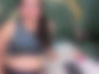 Live cam show with RoxanneBloom - Fingers on Camsoda