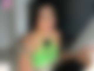Live cam show with SuzzanRugge - Thin on LiveSexCams6