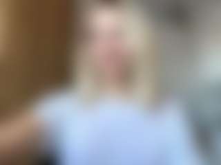 Live cam show with Eve - Teen (18+) on livesuperchat.net