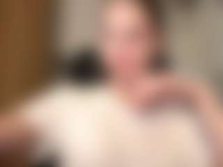 Live cam show with Eve - Camel Toe on AdultVida.com