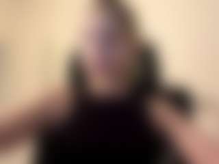 Live cam show with Eve - Camel Toe on TeamSkeetLive