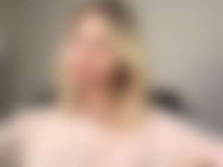 Live cam show with Eve - Blonde Hair on Camming Site