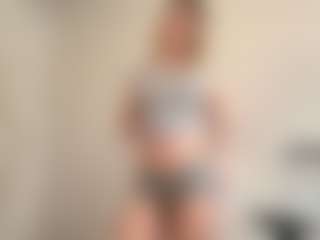 Live cam show with Eve - Big Tits on Hubzter Live