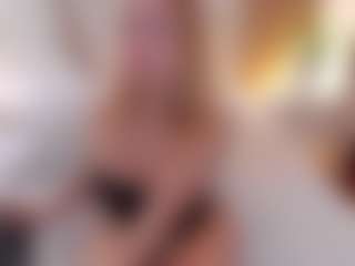 Daraa strom MILF webcam performer live streaming