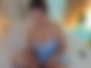 Live cam show with Daraa strom - Blonde Hair MILF on Chatstar
