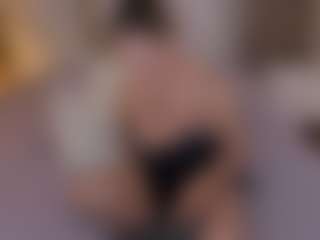 Live cam show with Daraa strom - Blonde Hair MILF on Camsoda