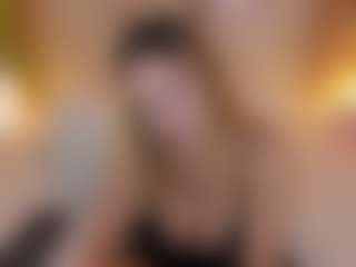 Live cam show with Daraa strom - Blonde Hair MILF on Camsoda