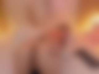 Live cam show with Daraa strom - Athletic MILF on Camming Site