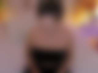 Live cam show with Daraa strom - Spank on TeamSkeetLive