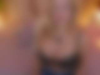 Live cam show with Daraa strom - Shaved Pussy on AdultVida.com