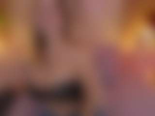 Live cam show with Daraa strom - Shaved Pussy MILF on AdultVida.com