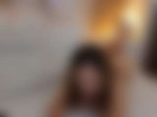 Live cam show with Daraa strom - Striptease MILF on CamClone