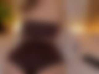 Live cam show with Daraa strom - Athletic MILF on Fling VIP Chat