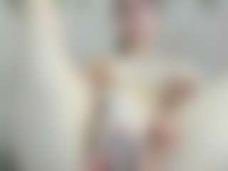 Live cam show with EllieRough - Lovense on Dolls Live