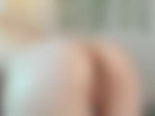 Live cam show with EllieRough - Young Adult on https://playwithruby.com