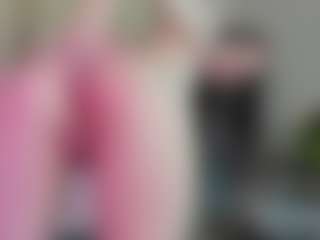 Live cam show with EllieRough - Athletic College on Camsoda