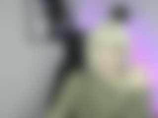 Live cam show with NikaDream1 - Smoking on madthumbs