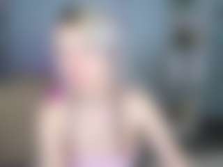Live cam show with Amellia-Soon - Body Massage on Camsoda