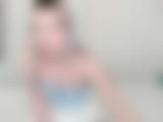 Live cam show with Amellia-Soon - Body Massage on Camsoda