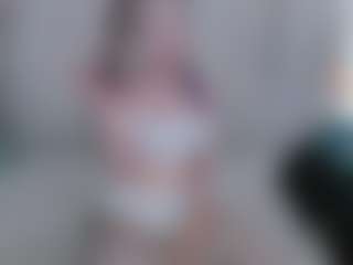 Live cam show with Amellia-Soon - Spanks on xplaylive.com