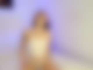 Emiora's Live Sex Cam Show