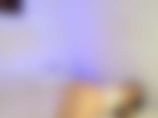 Live cam show with Emiora - Moaning on CamClone